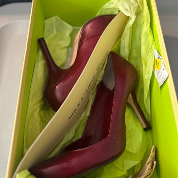 Max Studio Red Heels - Picture 2 of 8